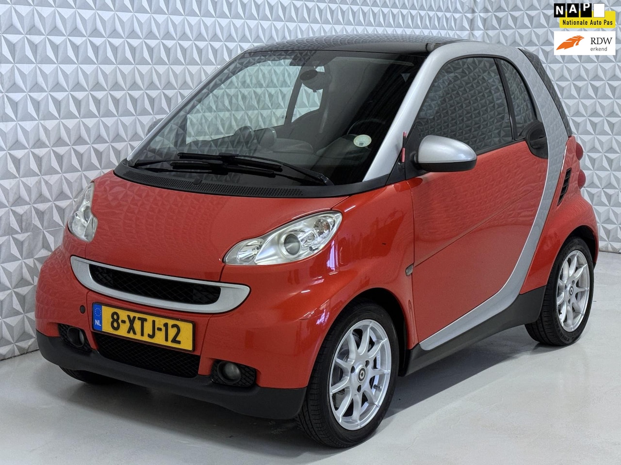 Smart Fortwo coupé - 0.8 CDI Pure Stoelverwarming + Airconditioning - AutoWereld.nl