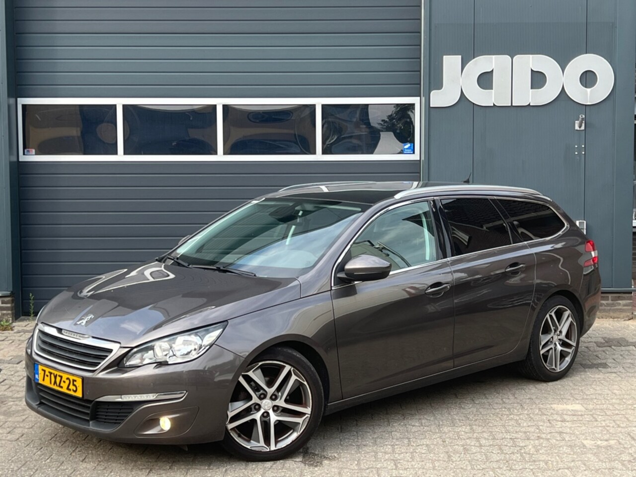 Peugeot 308 SW - 1.6 BlueHDI panoramadak-pdc-navi EXPORT - AutoWereld.nl