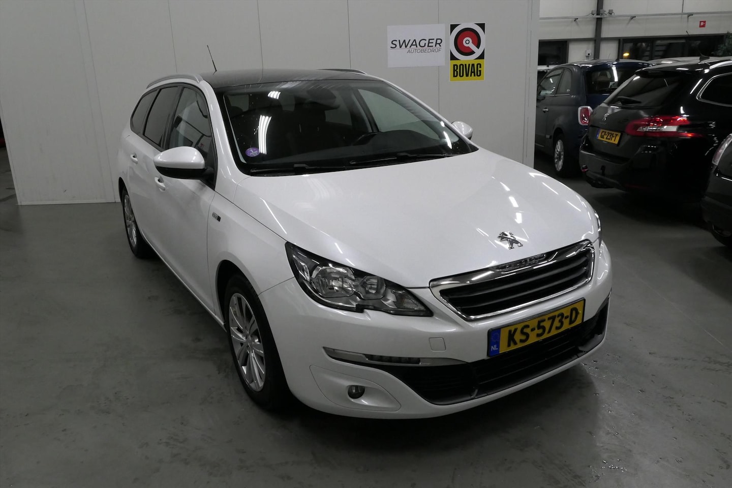 Peugeot 308 - 1.2 PureTech Style 1.2 PureTech 110pk Style (Goed onderhouden Parelmoerwit) - AutoWereld.nl