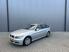 BMW 3-serie Touring - 318d leder navi