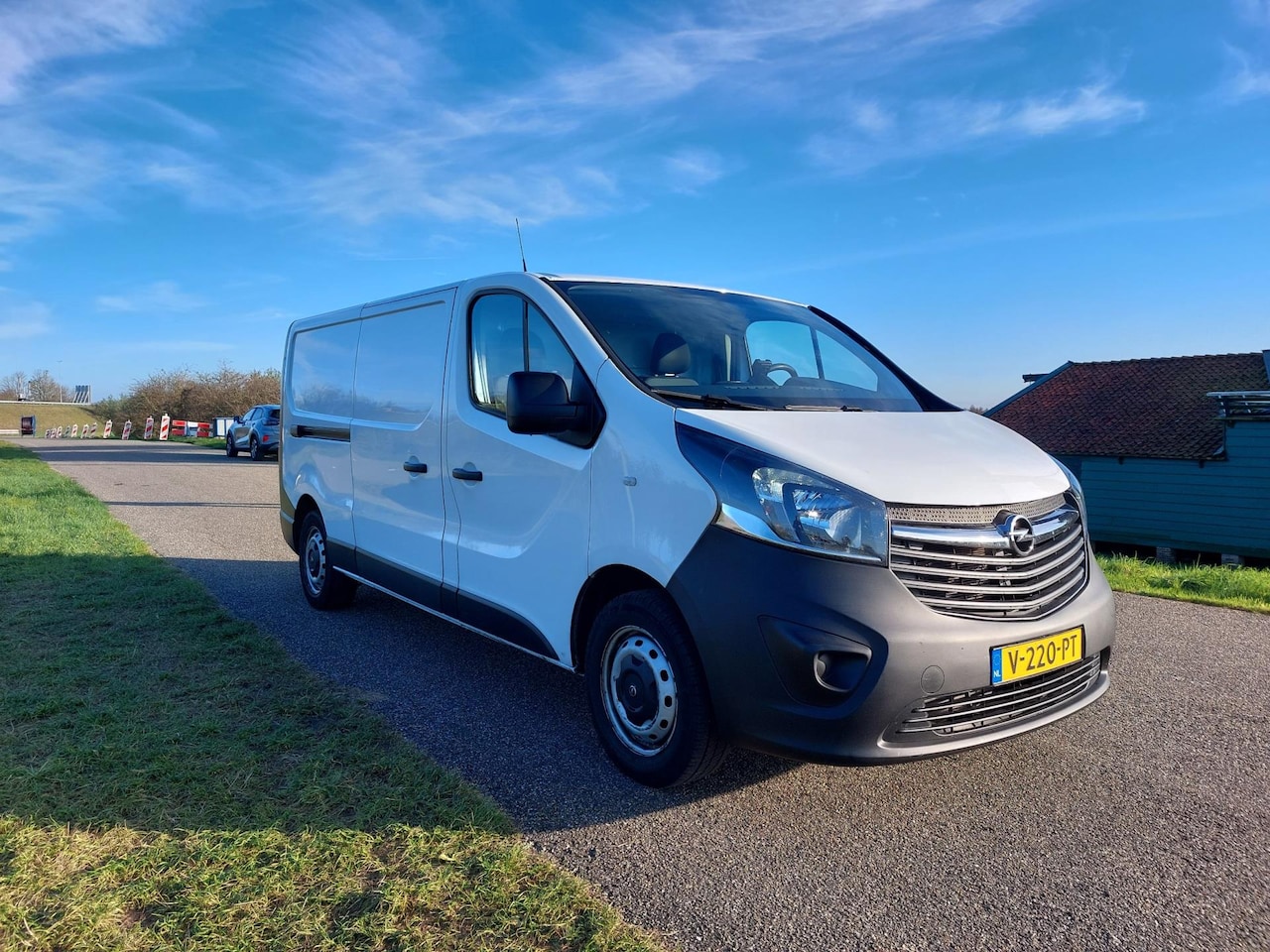 Opel Vivaro - 1.6 CDTI L2H1 Edition. EURO 6, 3 ZITS, AIRCO, CRUISE, PDC, NAVI!! - AutoWereld.nl