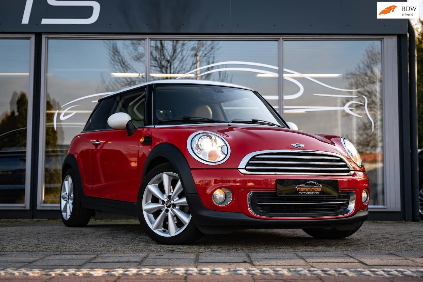 MINI Cooper - Mini 1.6 Westminster|Carplay|Automaat|F1|Leder|Cruise|PDC|17'' lmv|Xenon - AutoWereld.nl