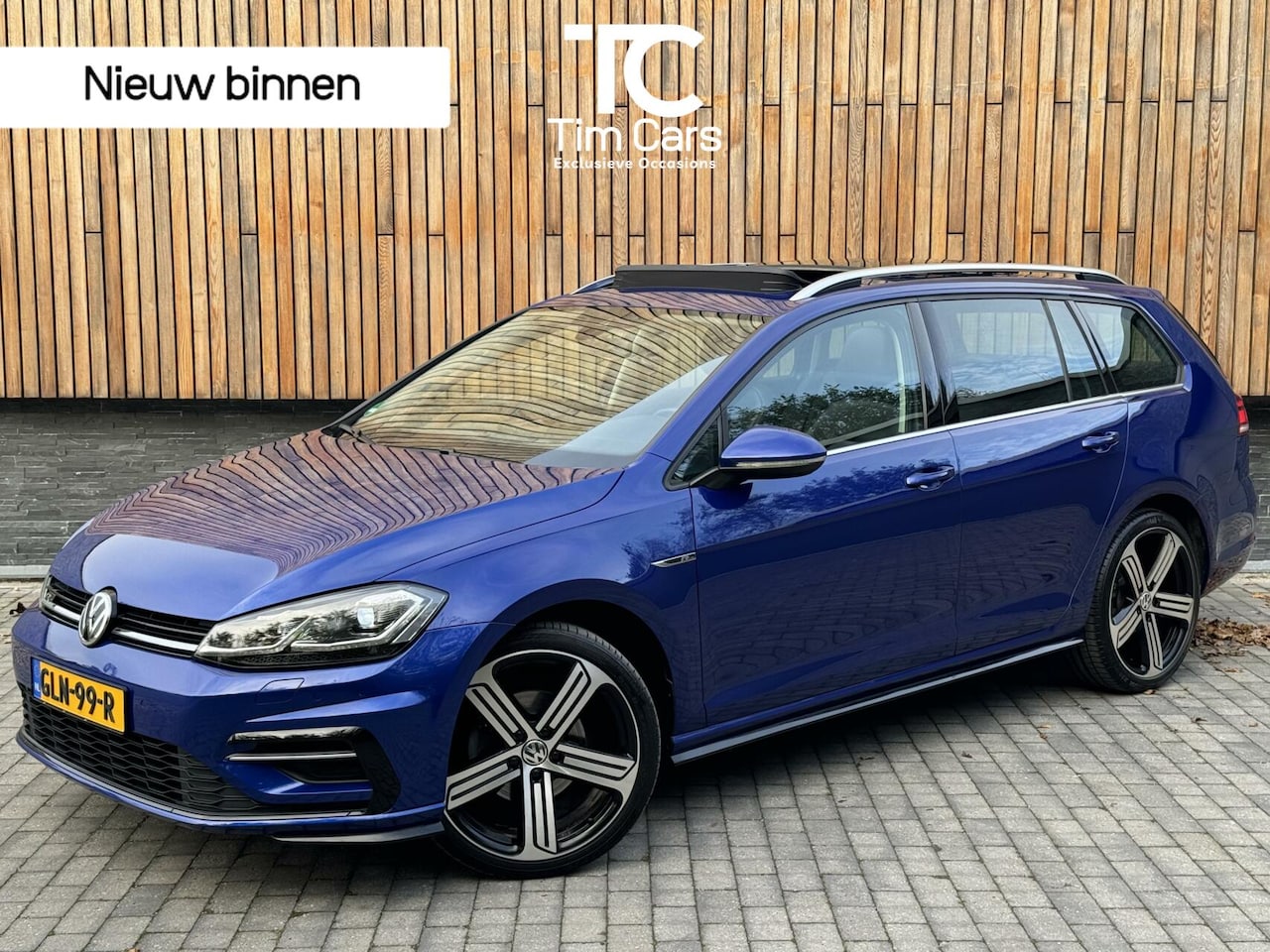 Volkswagen Golf Variant - 1.5 TSI R-line Automaat | Panoramdak | Lederen bekleding | Stoel en stuurverwarming | Virt - AutoWereld.nl