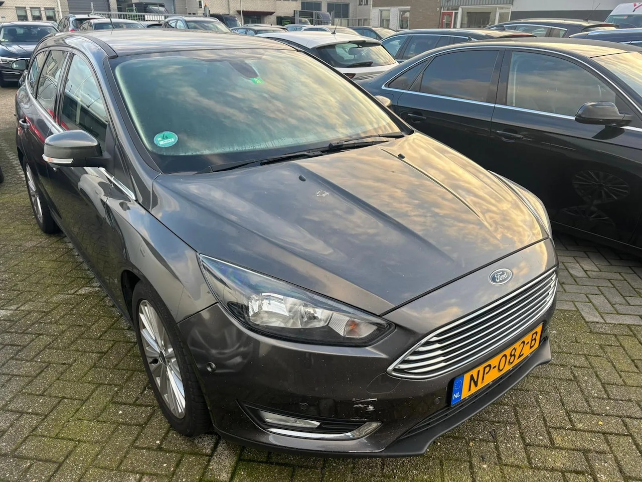 Ford Focus Wagon - 1.5 Titanium 1.5 Titanium - AutoWereld.nl