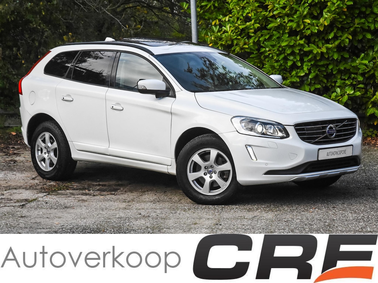 Volvo XC60 - 3.2 Summum automaat / adaptieve cruise control met noodrem assistent / zwart leer / camera - AutoWereld.nl