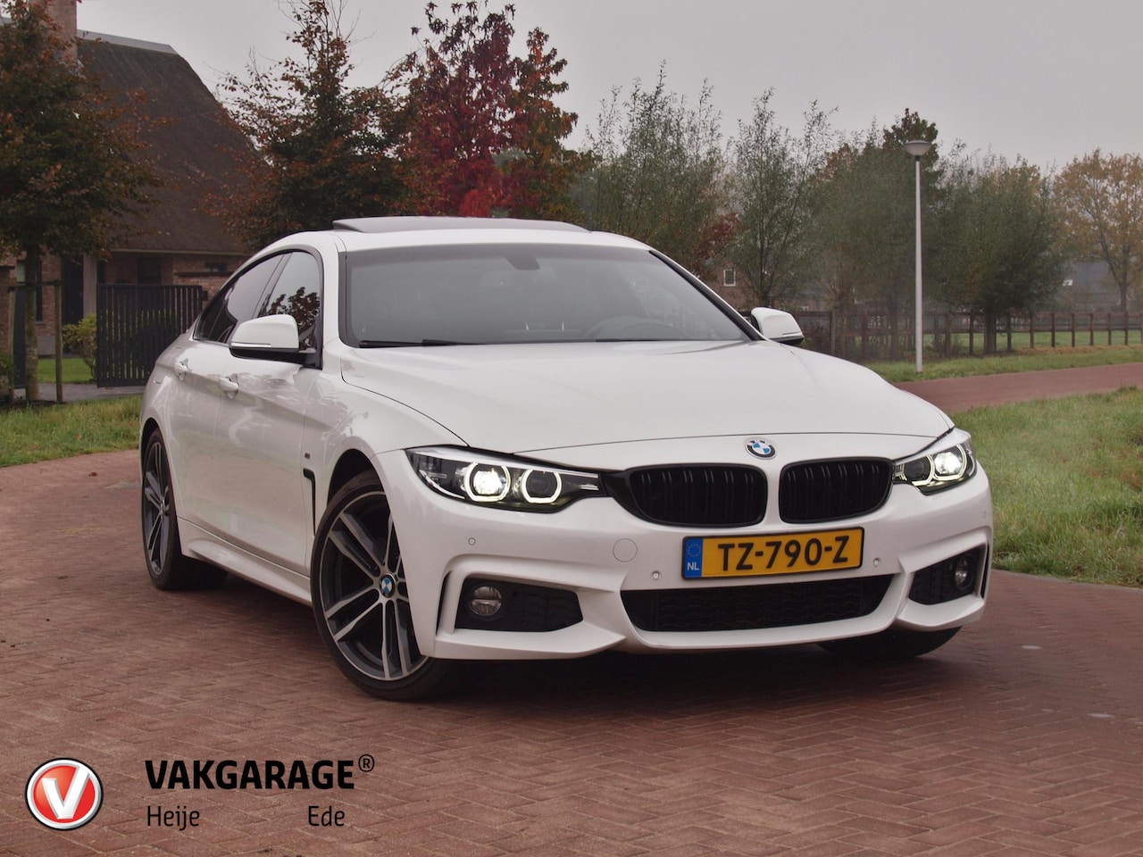 BMW 4-serie Gran Coupé - 420i High Executive | Panoramadak | Trekhaak | Cruise Control | DAB | PDC | - AutoWereld.nl