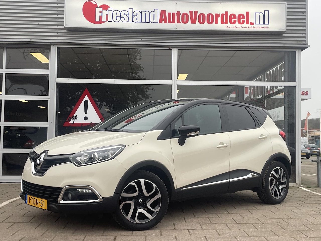 Renault Captur - 1.2 TCe Dynamique /Automaat/Clima/Cruise/R Link/Onderhoudshist aanwezig/ - AutoWereld.nl