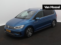 Volkswagen Touran - 1.5 TSI Highline Business R-Line 150PK | Automaat | Keyless | Park Assist | Stoelverwarmin