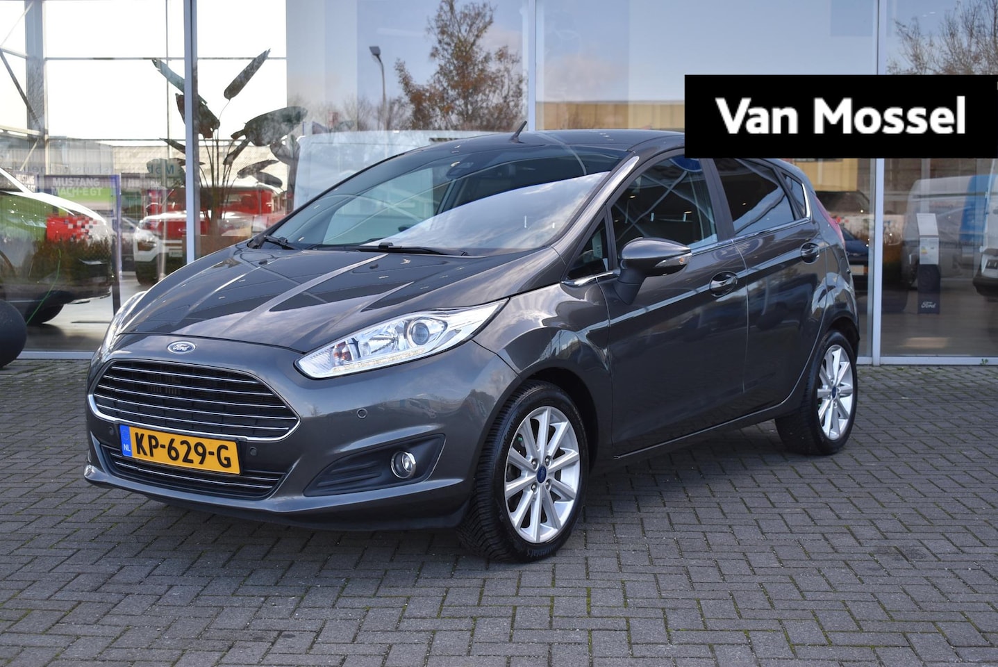 Ford Fiesta - 1.0 EcoBoost Titanium | Cruise Control | Climate Control | Navigatie | Voorruitverwarming - AutoWereld.nl