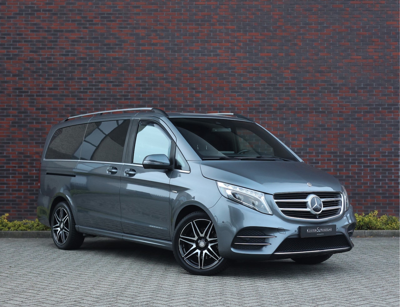 Mercedes-Benz V-klasse - 250d 4-MATIC Lang Avantgarde Edition *Burmester*360*2 schuifdeuren* - AutoWereld.nl