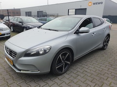 Volvo V40 - 1.6 D2 Momentum