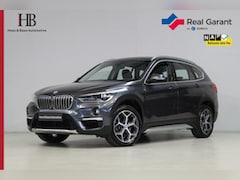 BMW X1 - sDrive20i Orange Edition Trekhaak/Sportstoelen/Groot navi