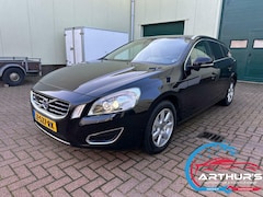 Volvo V60 - 3.0 T6 AWD Summum Nieuwe APK