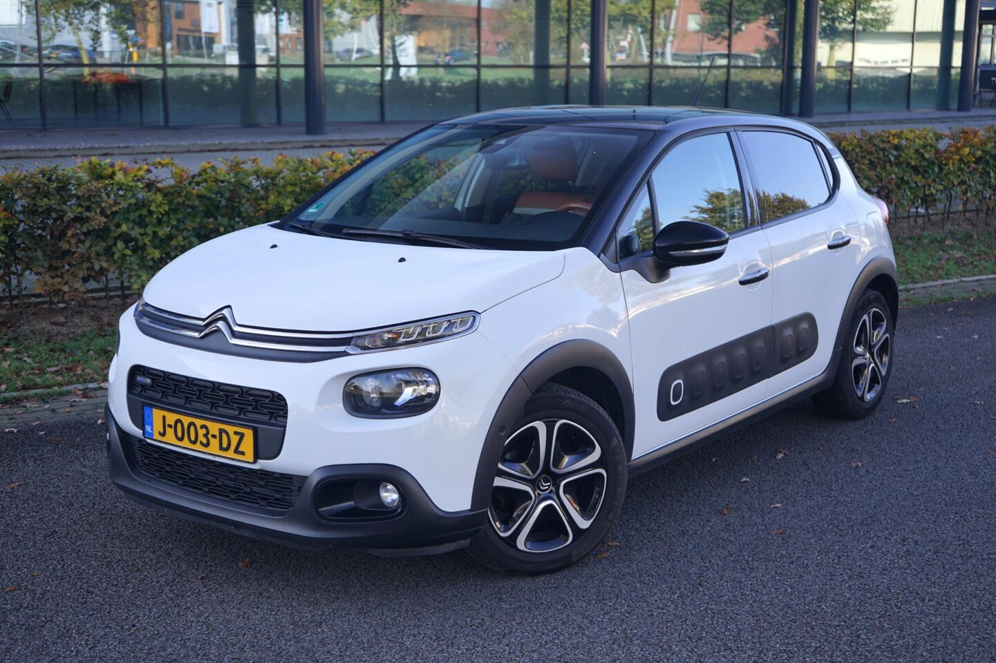 Citroën C3 - 1.2 PureTech S&S Shine Automaat 110 Pk - AutoWereld.nl