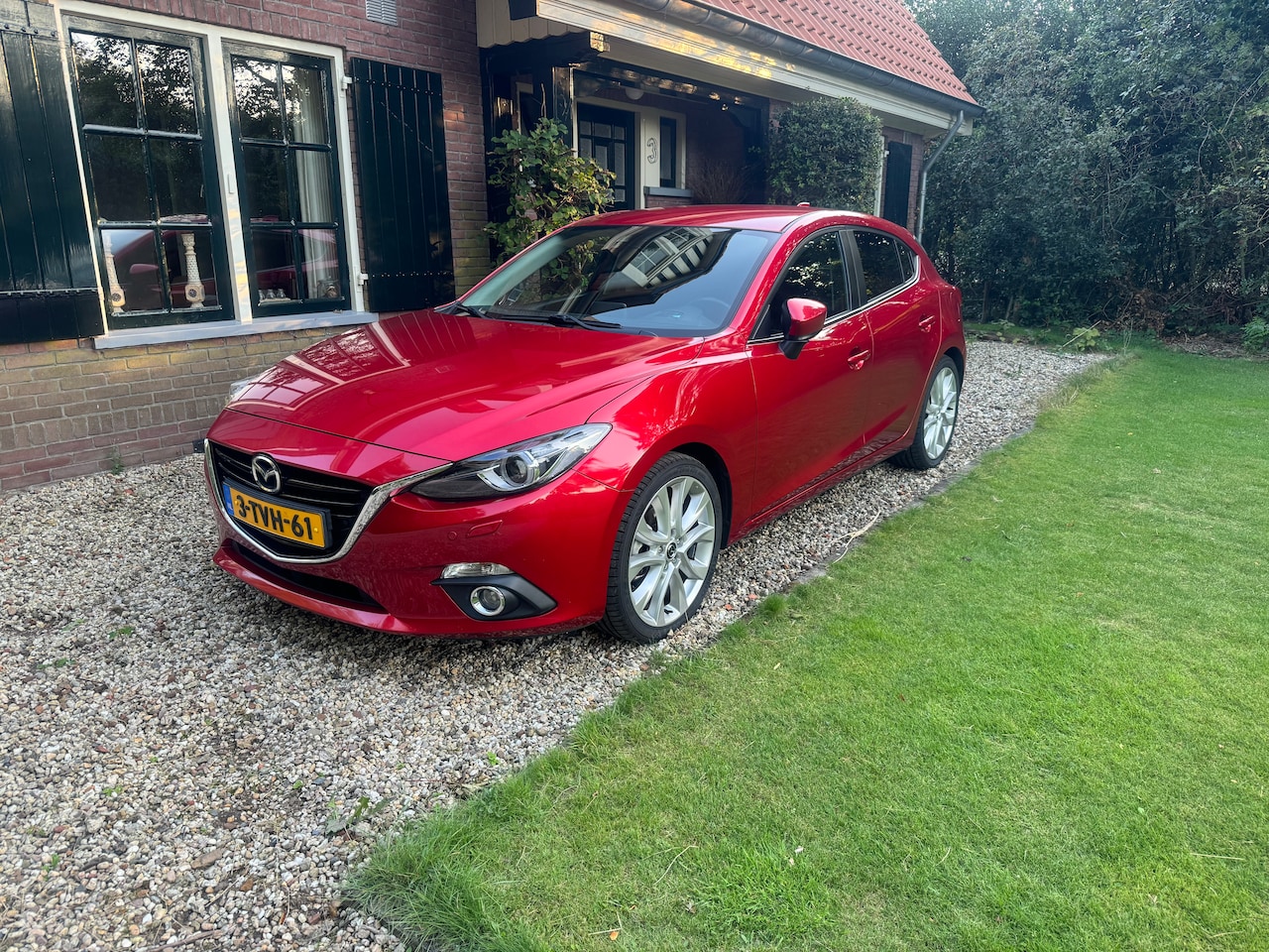 Mazda 3 - 2.0 GT-M CarPlay - 19 inch - leder interieur - xenon - 170pk - AutoWereld.nl