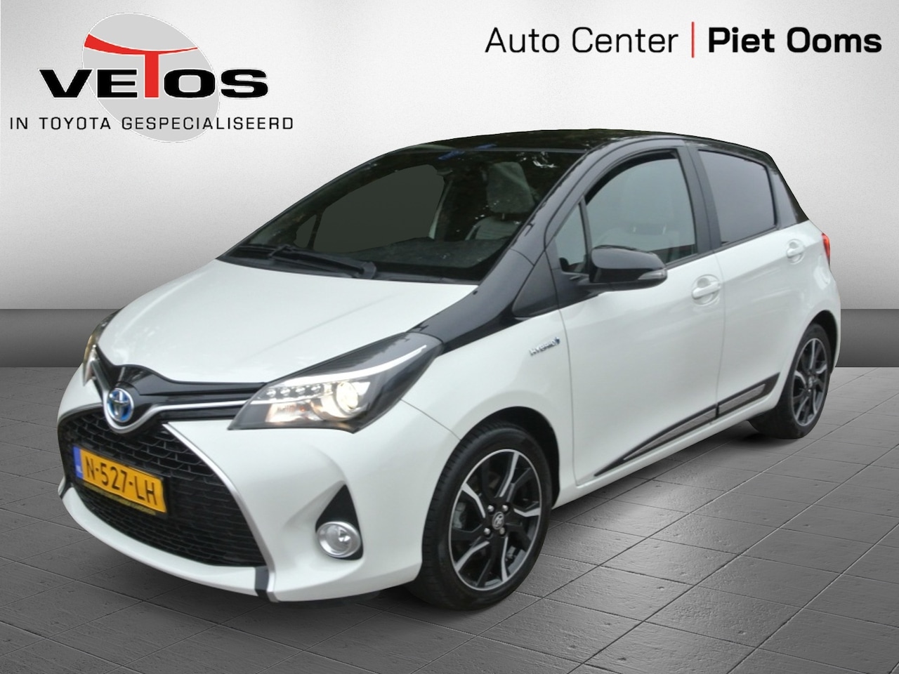 Toyota Yaris - 1.5 Hybrid Tr BiTone Panoramadak - AutoWereld.nl