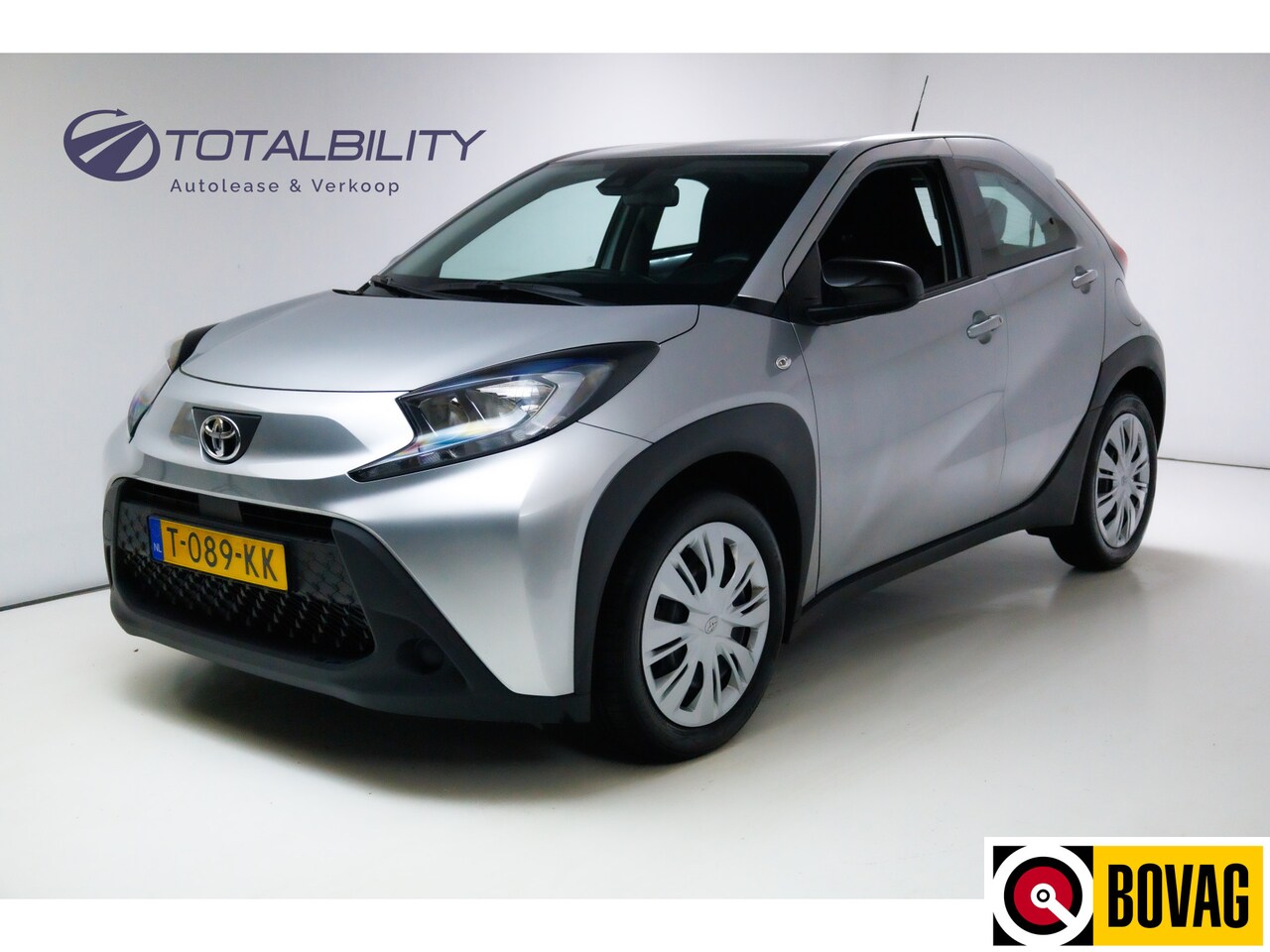 Toyota Aygo X - 1.0 VVT-i MT Play 73 PK Airco, Camera, Cruise control, Dab - AutoWereld.nl