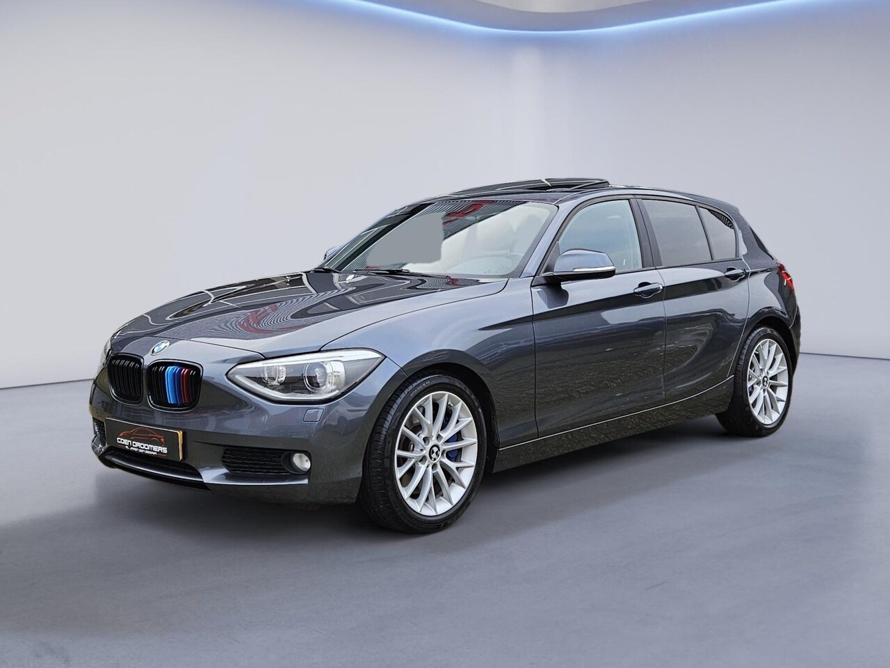 BMW 1-serie - 125i Apple Carplay/Elektrisch schuifdak/M-Sport remklauwen/Sportstoelen/Xenon/Stoelverwarm - AutoWereld.nl