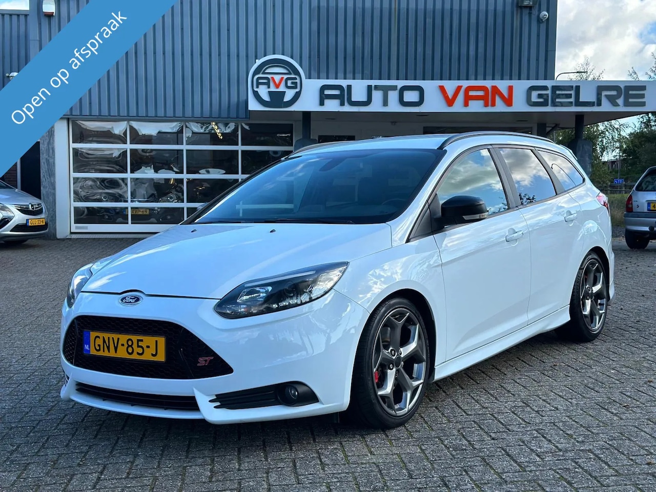 Ford Focus Wagon - 2.0 EcoBoost ST-2 250PK Peformace Pack *Stvw*MF stuur*PDC - AutoWereld.nl