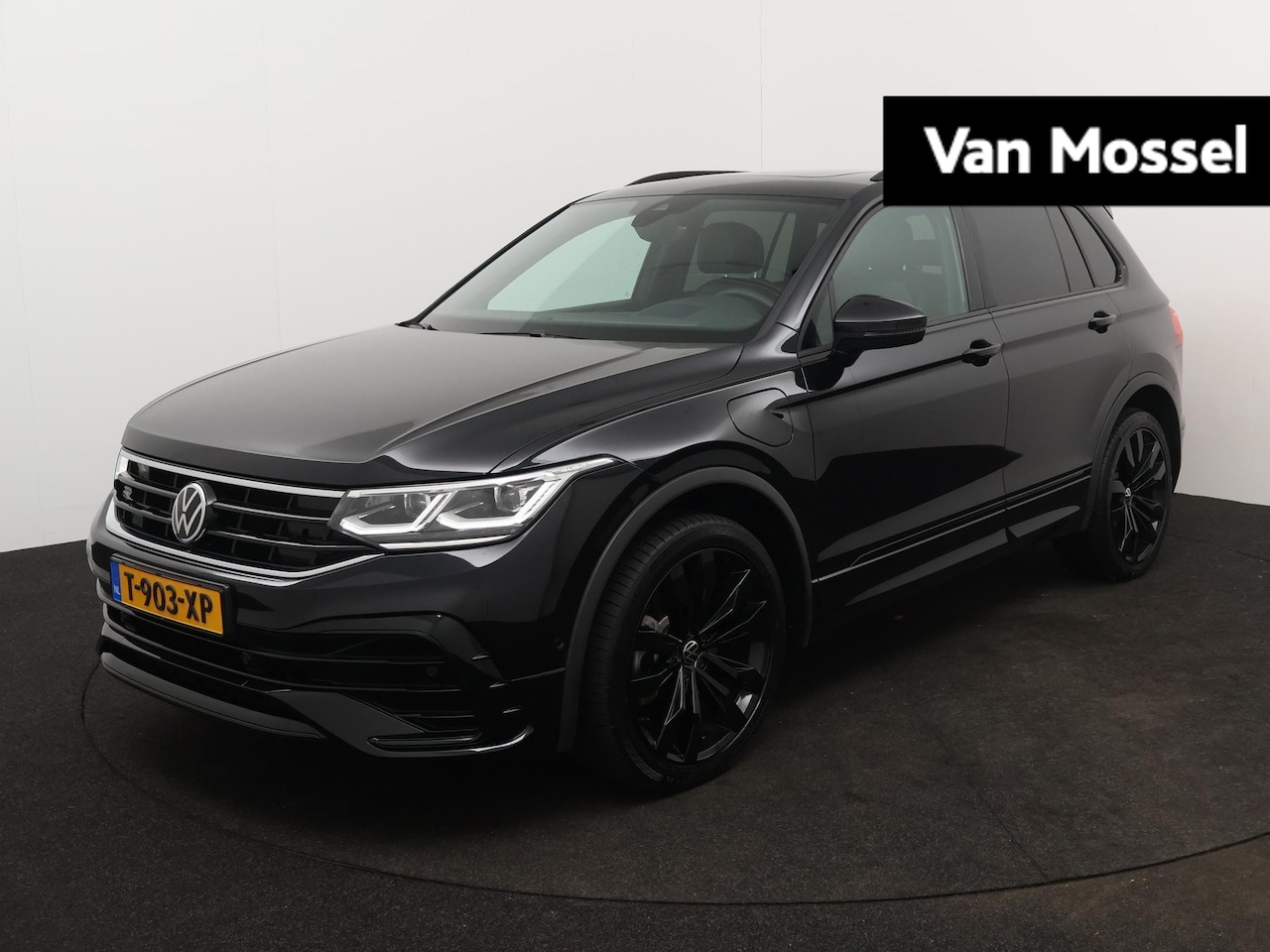 Volkswagen Tiguan - 1.4 TSI eHybrid R-Line Business+ | Automaat | Panorama dak | Black Style | Keyless | Digit - AutoWereld.nl