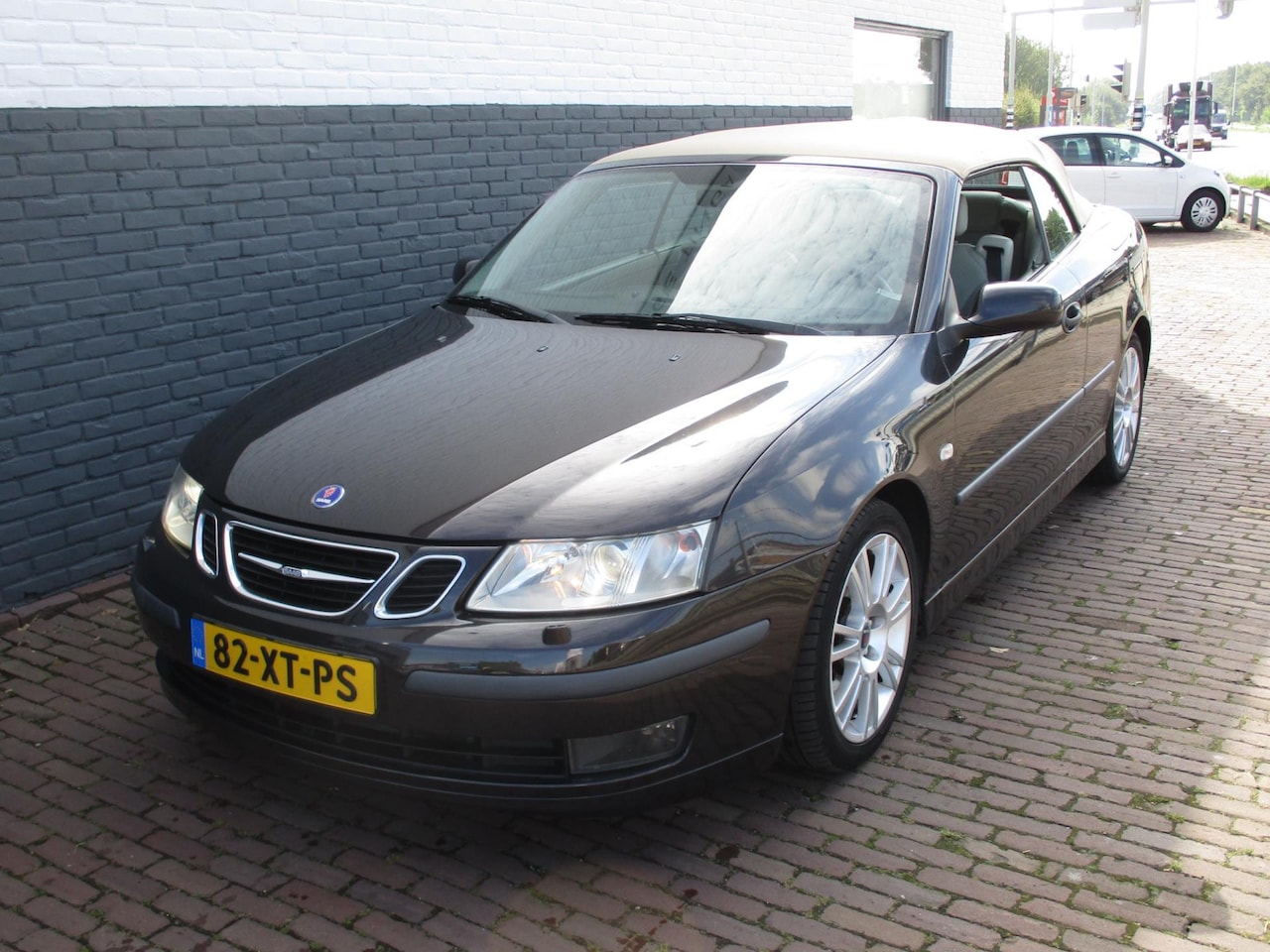 Saab 9-3 Cabrio - 1.8t Vector automaat Expresso black - AutoWereld.nl