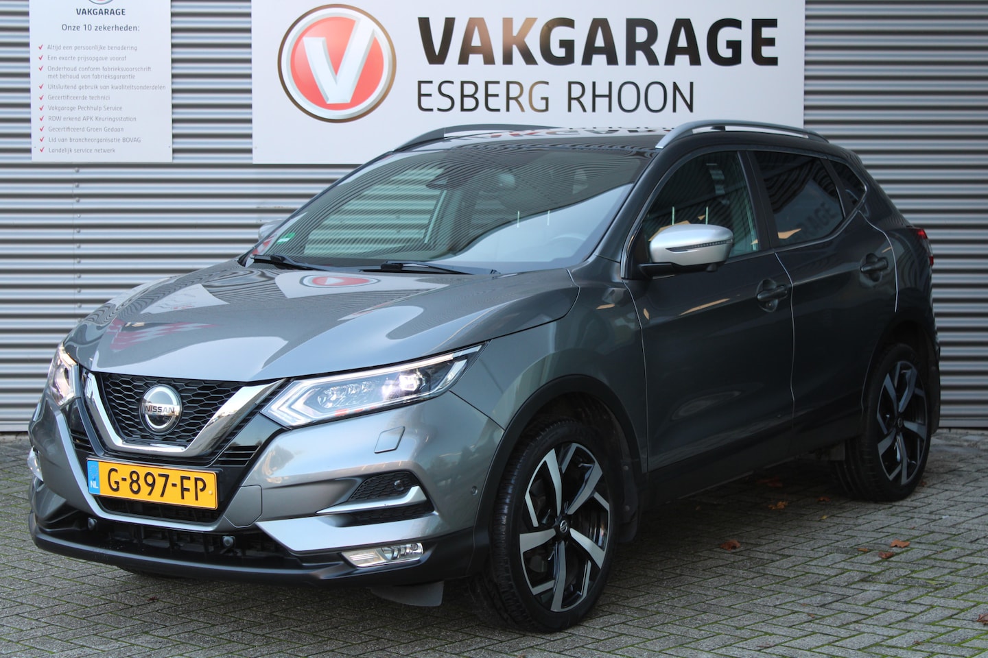 Nissan Qashqai - 1.3 DIG-T Tekna + PANODAK,LEER,BOSE - AutoWereld.nl