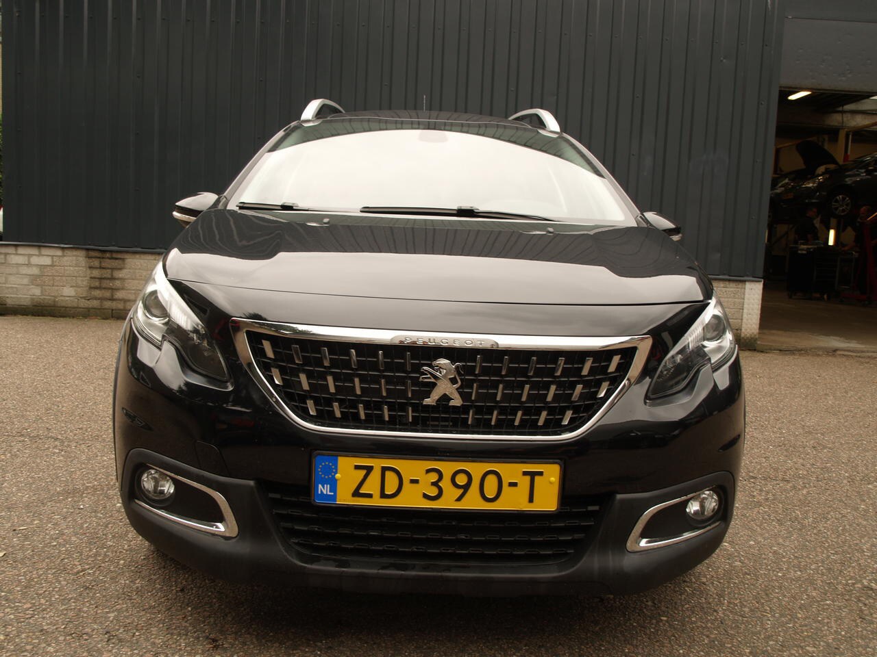 Peugeot 2008 - 1.2 PureTech Signature 1.2 PURETECH SIGNATURE - AutoWereld.nl