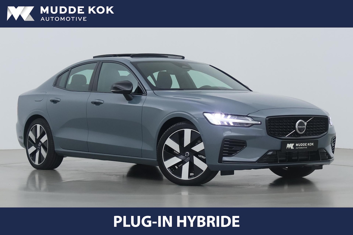 Volvo S60 - T8 Recharge Plus Dark | Long Range | Panoramadak | 360° Camera | BLIS | 19 Inch | harman/k - AutoWereld.nl