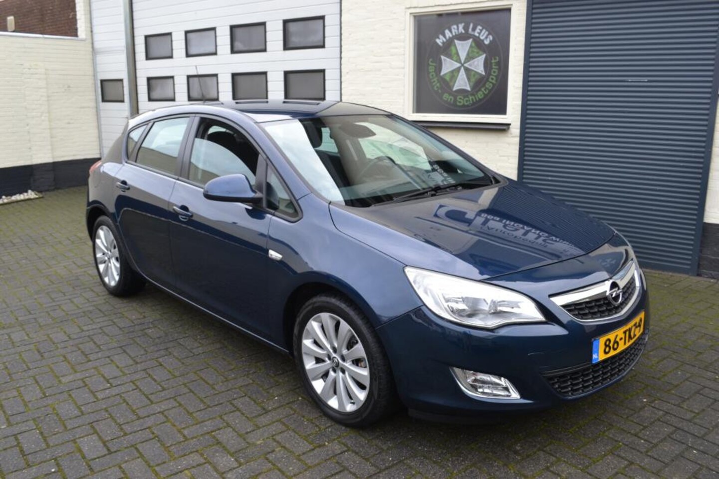 Opel Astra - 1.6 Sport Edition Trekhhaak/Airco/Sportvelgen enz - AutoWereld.nl