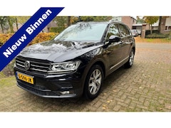 Volkswagen Tiguan - 1.5 TSI ACT Highline. Panodak, Virt Cockpit, Led Koplampen, 18"LMV