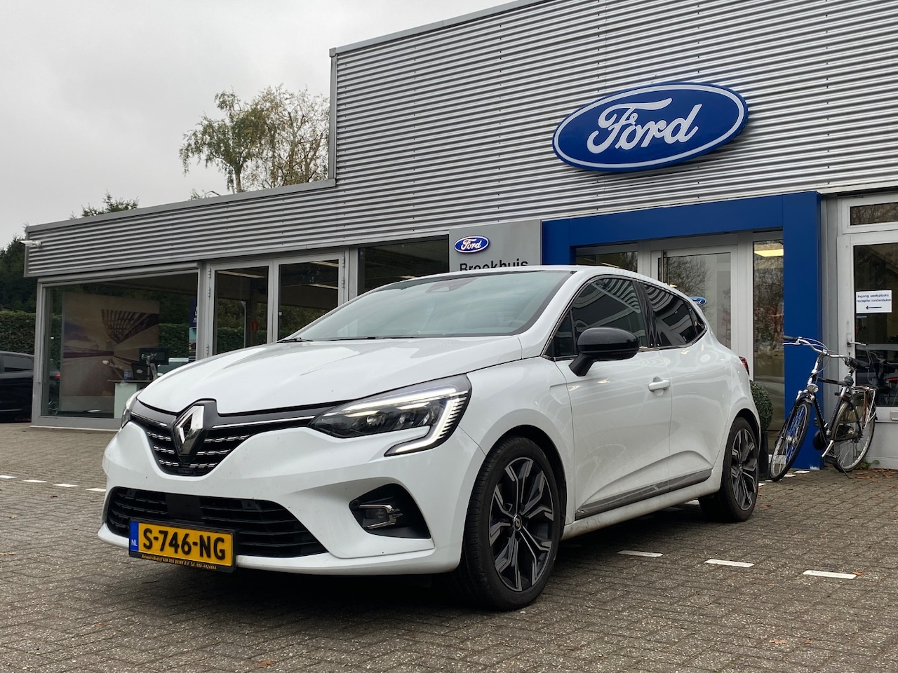 Renault Clio - 1.6 E-Tech Hybrid 145 E-Tech Engineered | 360 CAMERA | 360 PARKEER SENSOREN | VIRTUAL COCK - AutoWereld.nl