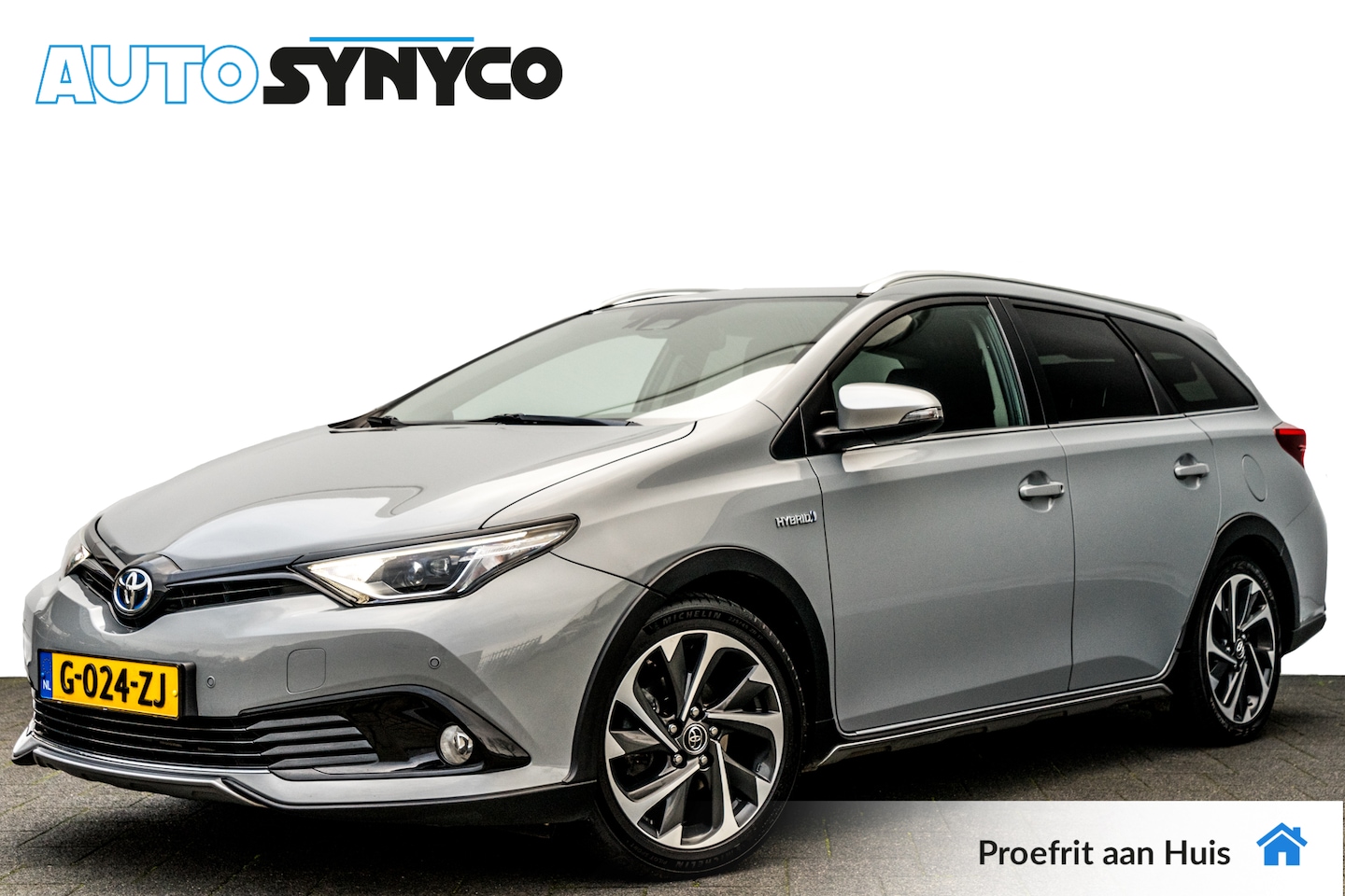 Toyota Auris Touring Sports - 1.8 Hybrid Freestyle | Navi | Camera | PDC | 17 inch LMV | Getint Glas - AutoWereld.nl