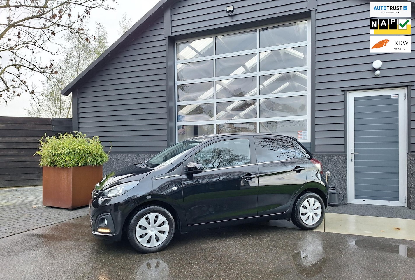 Peugeot 108 - 1.0 e-VTi Active 1e Eig. Pack Dynamic, Pack Premium, Airco, Audio-systeem, Mistlampen voor - AutoWereld.nl