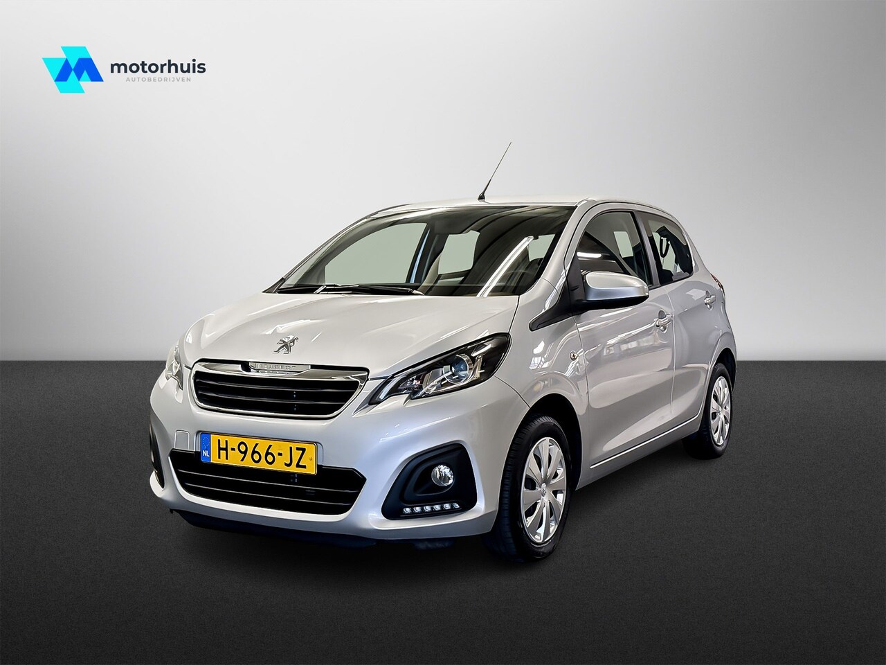 Peugeot 108 - 1.0 e-VTi 72PK 5DRS ACTIVE AIRCO CAMERA TEL CARPLAY NAP - AutoWereld.nl