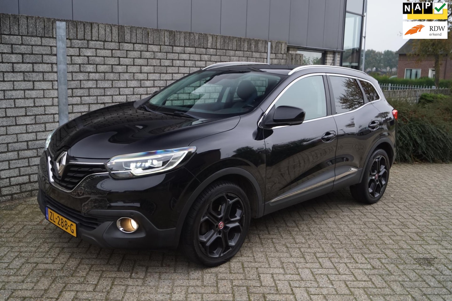 Renault Kadjar - 1.2 TCe Extase Black Edition Autom Panodak Leder Stoelverw Navi Camera Clima Cruise 2x PDC - AutoWereld.nl