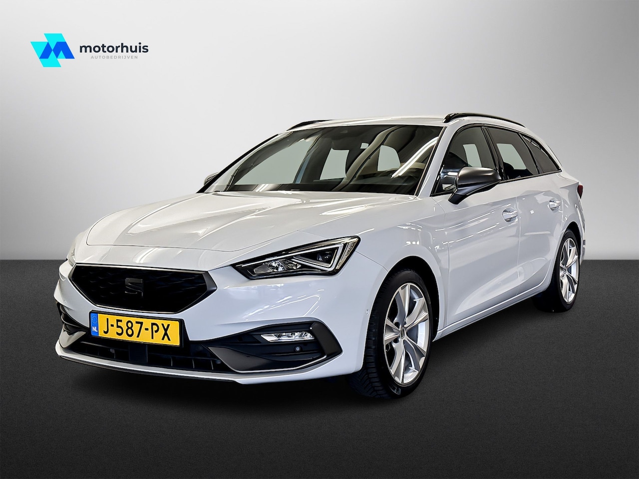 Seat Leon Sportstourer - 1.5 eTSI 150PK DSG-7 FR LAUNCH EDITION NAVI FULL LED PDC TREKHAAK NAP - AutoWereld.nl