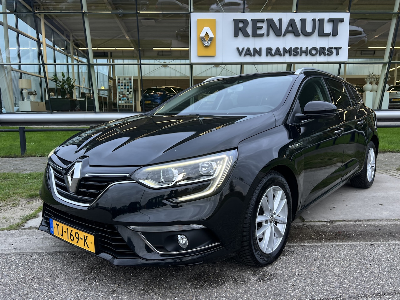 Renault Mégane Estate - 1.5 dCi Eco2 Limited / Climate / Cruise / Applecarplay - Androidauto / Keyless / DAB / - AutoWereld.nl