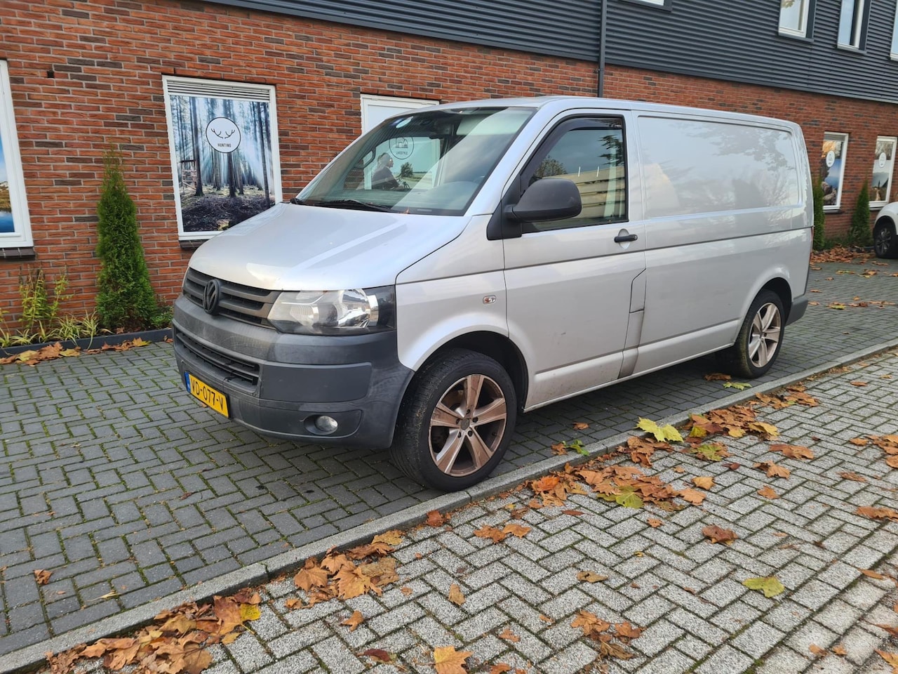 Volkswagen Transporter - 2.0 TDI L1H1 T800 DC Trendline AIRCO NAVIGATIE ZILVER 2013 - AutoWereld.nl