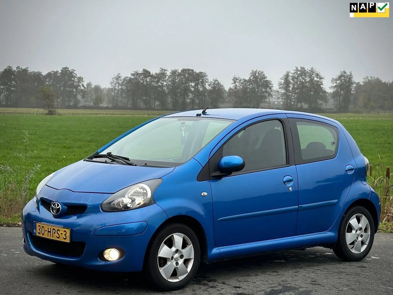 Toyota Aygo - 1.0-12V Dynamic Blue 1.0-12V Dynamic Blue - AutoWereld.nl