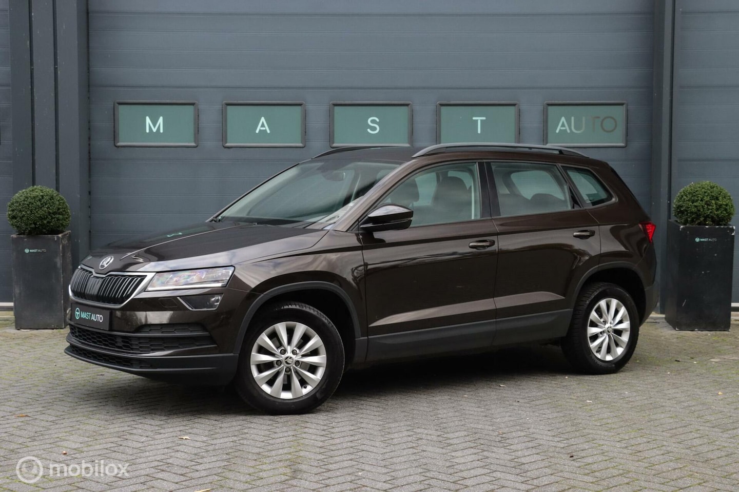 Skoda Karoq - 1.5 TSI ACT Bus Editi +|AppleCarplay|Stoelverwarming| - AutoWereld.nl