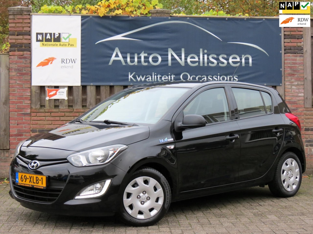 Hyundai i20 - 1.2i 5-DEURS Business Edition NIEUWE TYPE | AIRCO | DEALER ONDERHOUDEN | - AutoWereld.nl