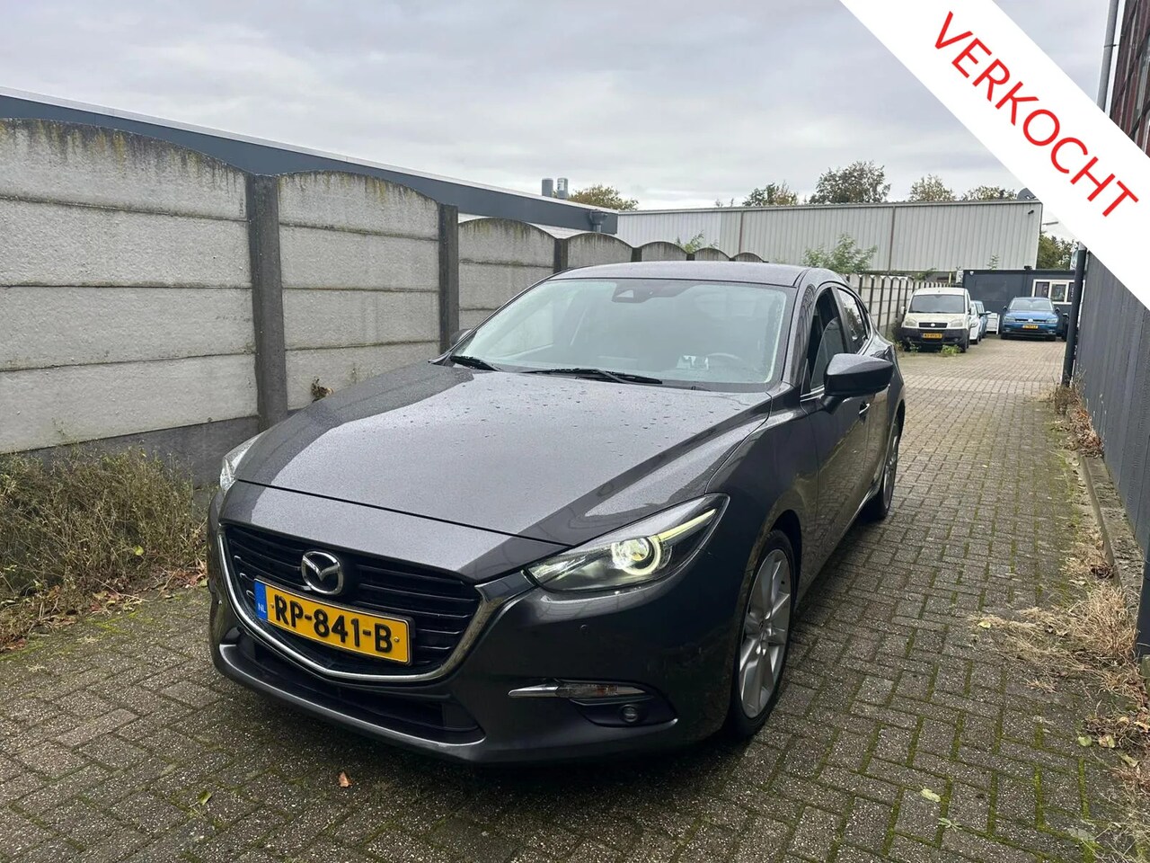 Mazda 3 - 2.2 SkyActiv-D 150 PK NAVI/ CLIMA/ LM VELGEN/ HEAD UP/ XENON! - AutoWereld.nl