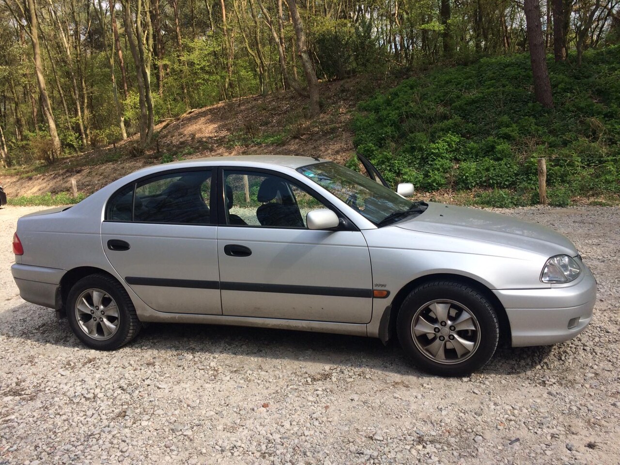 Toyota Avensis - 1.8-16V Linea Terra - AutoWereld.nl