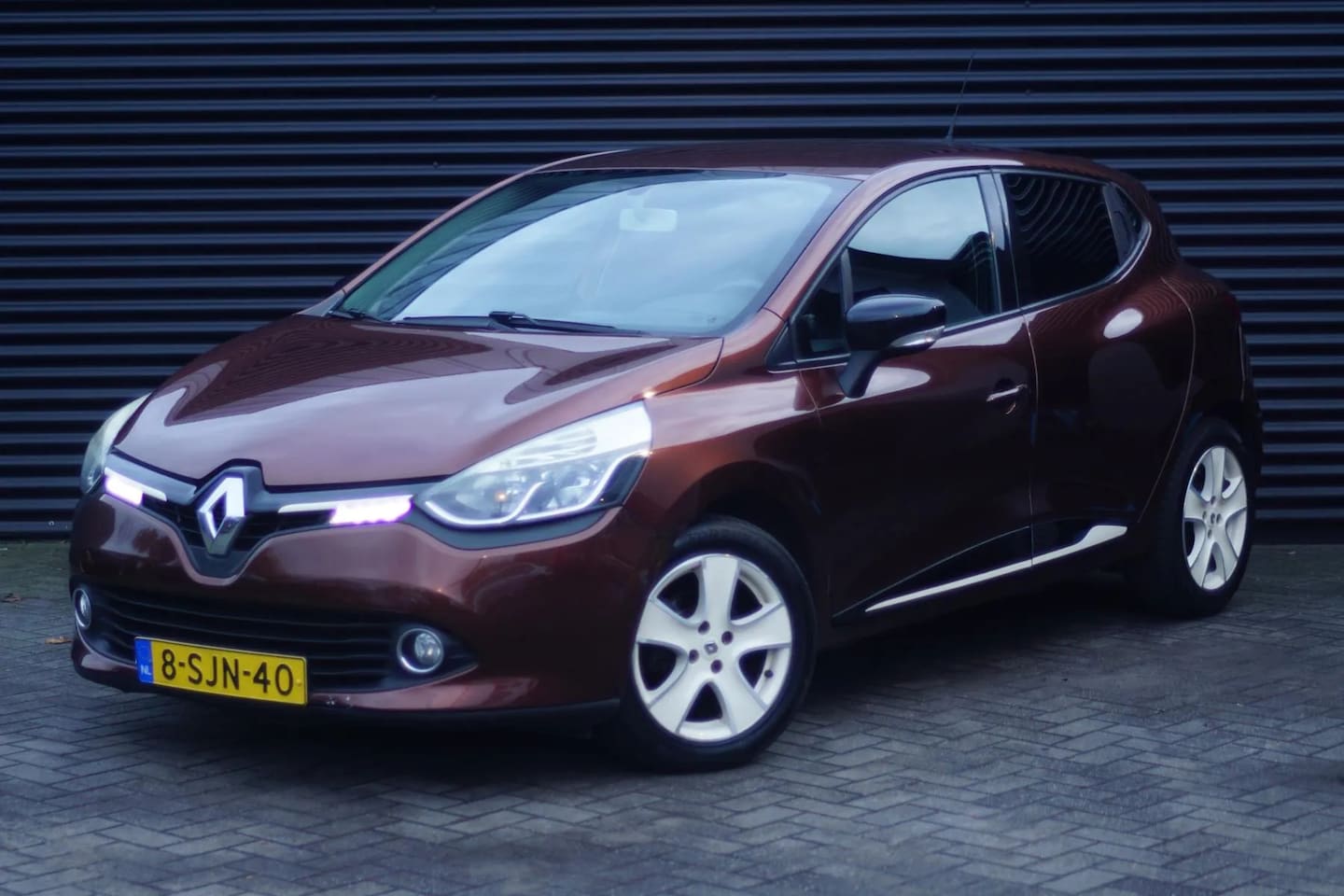 Renault Clio - 0.9 TCe Expression | Navi | Cruise | Trekhaak | - AutoWereld.nl