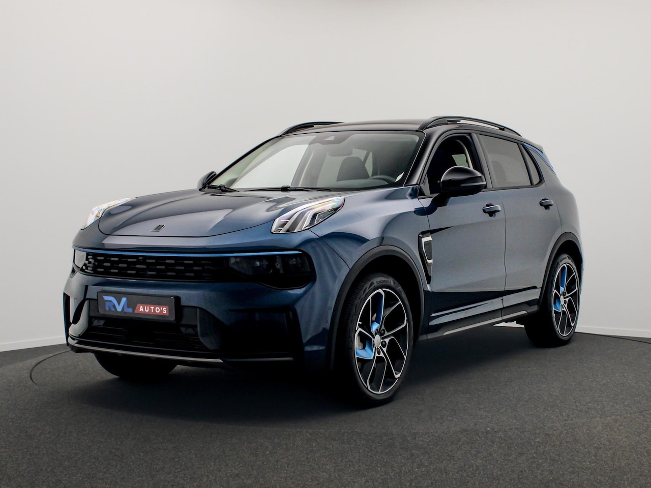 Lynk & Co 01 - 1.5 261PK Plug-in Hybrid *Zwarte Hemel* 360° Camera Pano/dak Apple/Carplay Adaptive/Cruise - AutoWereld.nl