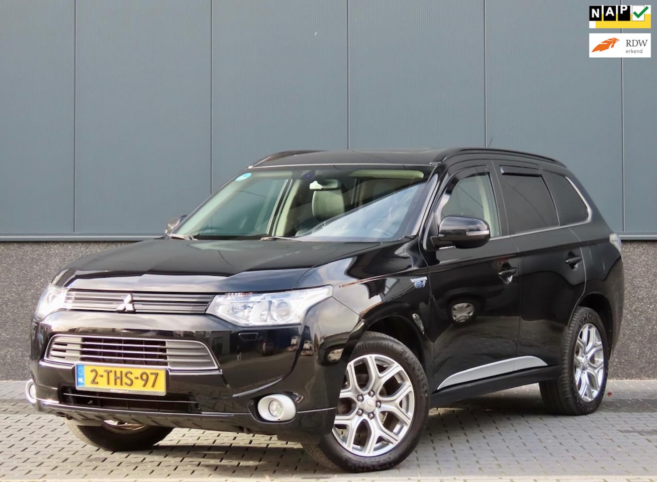 Mitsubishi Outlander - 2.0 PHEV instyle 2.0 PHEV Instyle - AutoWereld.nl