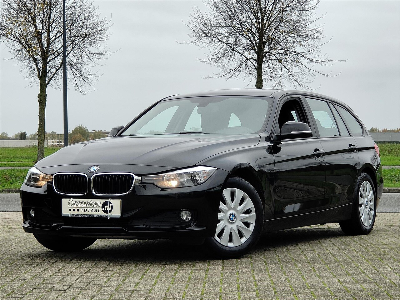 BMW 3-serie Touring - 316d Business | Automaat | Navi | Cruise | Climate - AutoWereld.nl