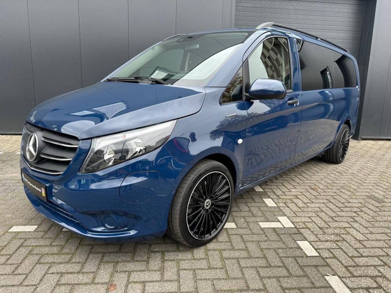 Mercedes-Benz eVito Tourer - Business Solution L3, 150 kWh 8-pers, 350km range, ACC, Clima, Navi enz. - AutoWereld.nl