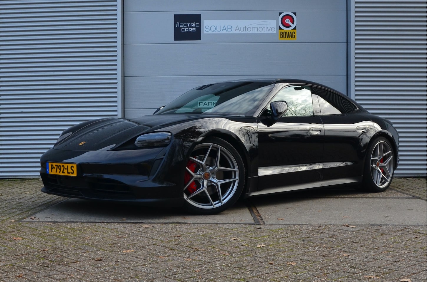 Porsche Taycan - 4S Performance 84 kWh 21", Pano, Sport Chrono clock - AutoWereld.nl