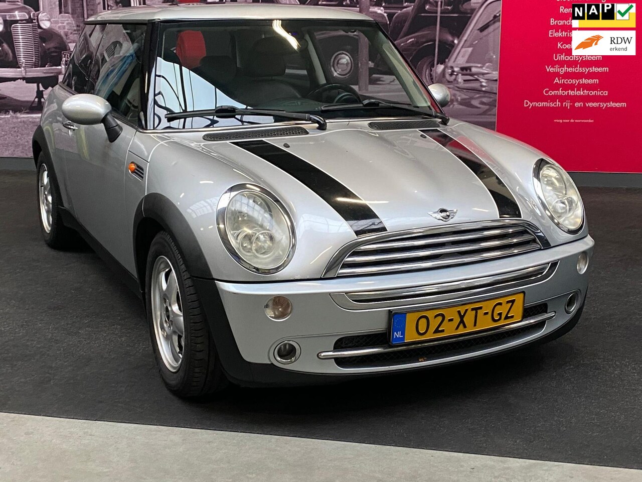 MINI Cooper - Mini 1.6 Cooper|Pano|Airco|Cruise|Leder - AutoWereld.nl